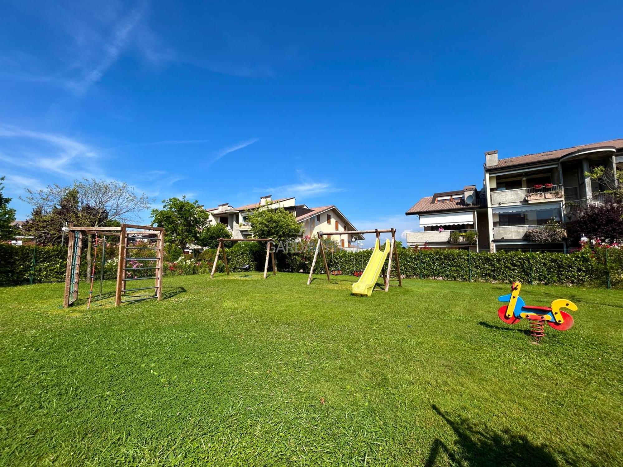 Perla Apartment - 3 Piscine E Un Bar - Desenzano Desenzano del Garda Exterior foto